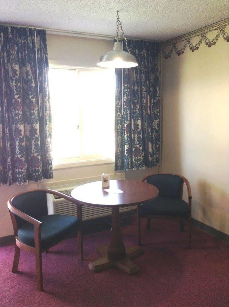 Dollinger'S Motor Inn Albion Buitenkant foto